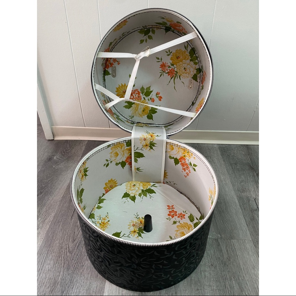 Top Hat Box (for transporting/travelling with hats to dance competitions)